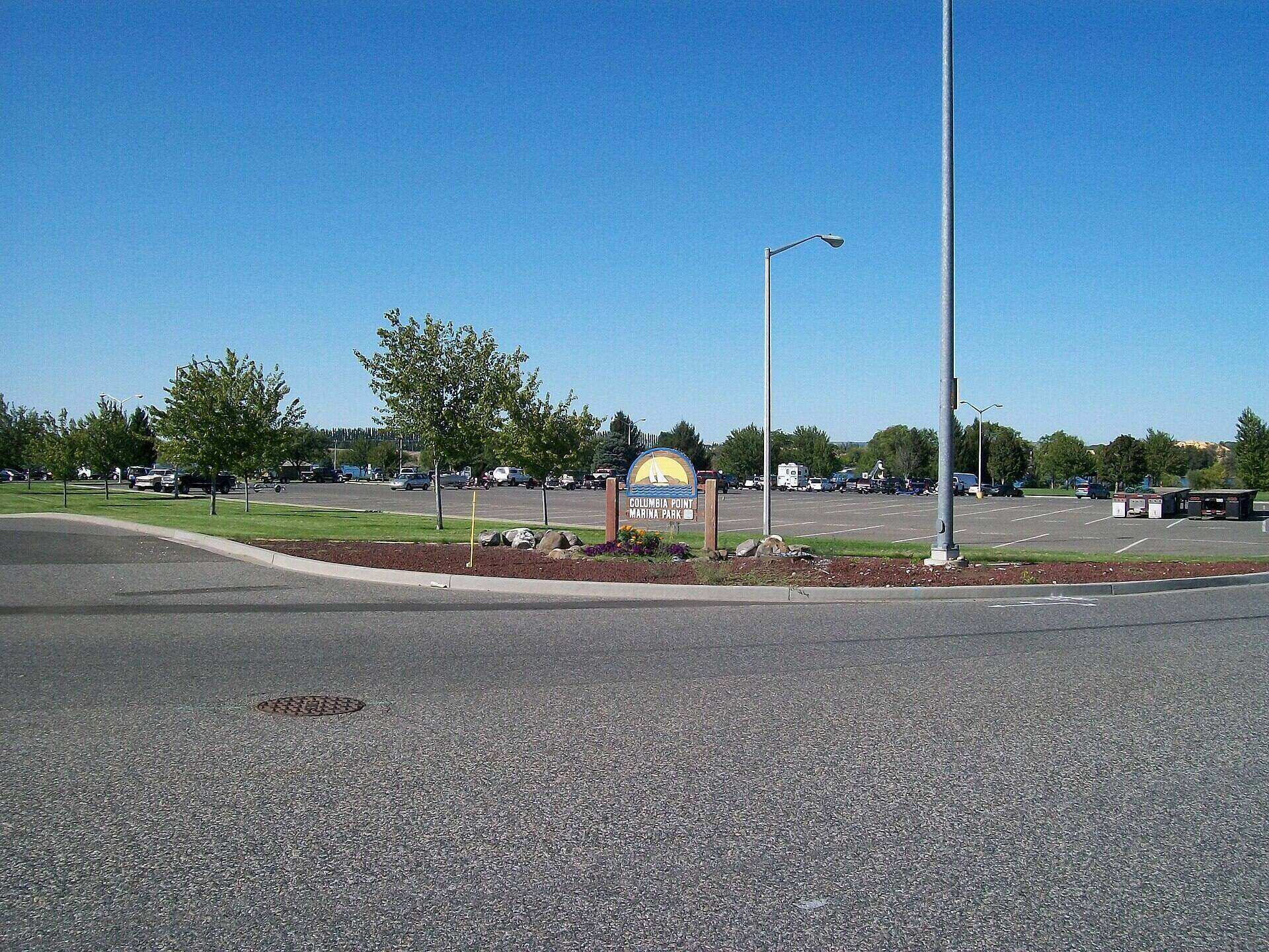 Columbia Point Marina Park and the Columbia River in Richland